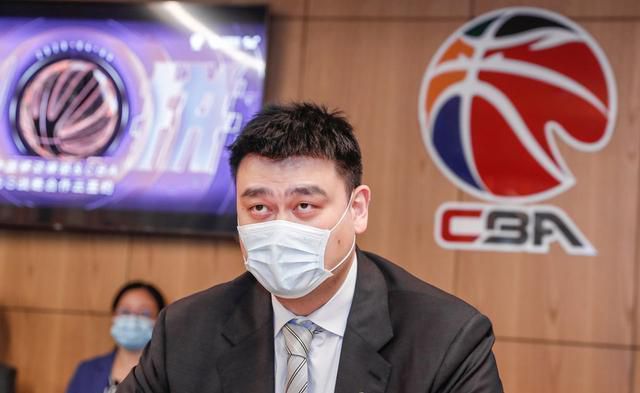 这不是一次小伤，在比赛期间发生这种情况会引起反思，但我现在不想再多谈此事。